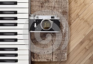 Old camera, piano