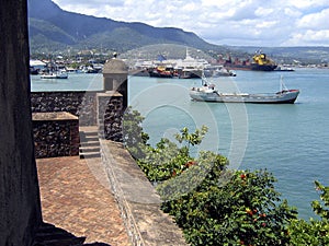 Vecchio caraibico fortezza un porta 