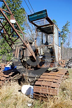 Old caterpillar earth mover
