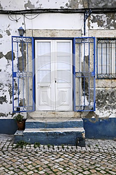 Old and chipped facade in Alcochete, Lisbon