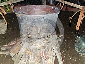 Old copper pot of peasant tradition