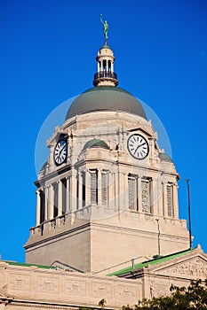 Old courthouse in the center of Fort Wayne