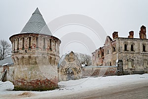 The old crumbling building of the Refectory in the Fedorovsky Go