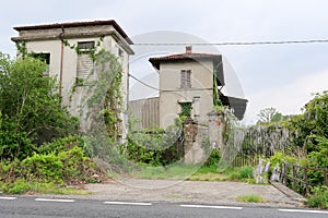 Old dilapidated house abandonment disuse panorama landscape art history culture