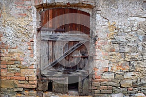 Old Door, Ruin