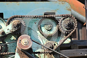Old engine for transmitting