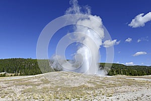 Old Faithful Geyser, Yellowstone National Park, Wyoming