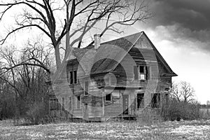 Old Farmhouse, Haunted House, Desolate photo