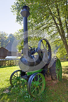 Old fashionned thresher photo