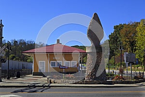 Old Fort Arrowhead Monument and Train Depot