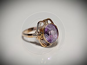 Old gold ring with alexandrite