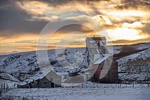 Old grain company elevator in Sharples