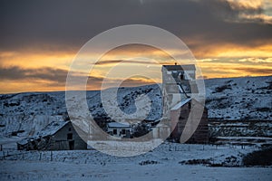 Old grain company elevator in Sharples