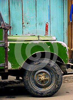 Old Green Land Rover