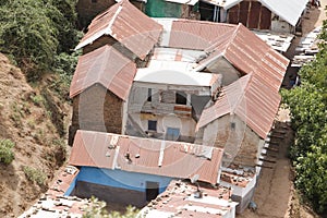 old home building all forgotten and falling down.