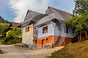 Staré domy v obci Vlkolínec v Nízkých Tatrách, Slovensko