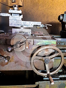 Old lathe has rust in the factory