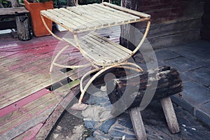 Old log, dark brown, coffee shop chair Selectable focus is set