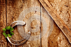 Old lucky horseshoe background