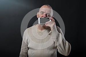 Man does not understand his smartphone