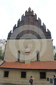 He Old New Synagogue Czech: StaronovÃÂ¡ synagoga; German: Altneu-Synagoge, also called the Altneuschul, situated in Josefov, Pragu