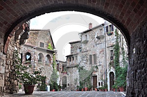 old part of town, center of Montemerano