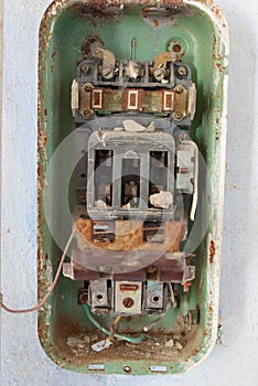 Old phase switching mechanism