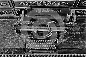 OLD PHOTO Old Underwood TypeWriter