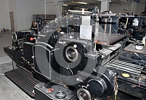 Old print finishing machine photo