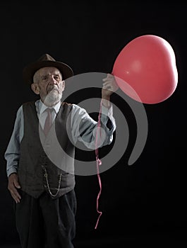 Old red balloon