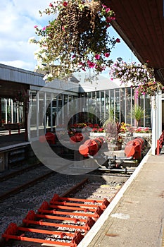 Buffers and flowers, Bradford Interchange station photo