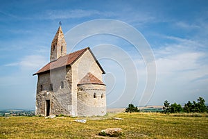 Starý římský kostel v Dražovce, Slovensko