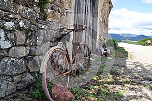An old and rusty bike at a farm in France