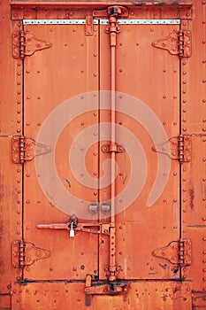 Viejo oxidado acero barandilla auto puerta 