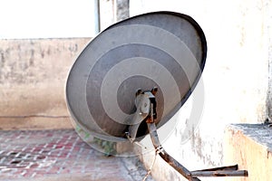 Old rusty television antenna image, satellite dish image