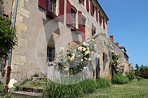 old stone house - apremont-sur-allier - france