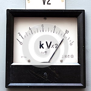 Old style voltmeter gauge