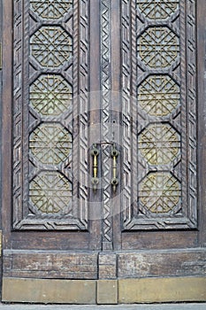 Old synagogue in Kiev, Entrance door trim details