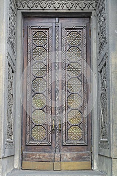 Old synagogue in Kiev, Entrance door trim details