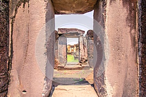 Old Thai historical castle,Prasat Wat Sa Kamphaeng Yai. photo