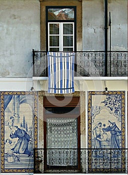 Old Tiled House Front, Lissabon, Portugal