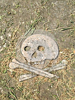 Ston symbol of the skull and bones