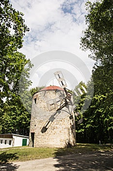 Starý veterný mlyn v Holíči, vertikálna kompozícia