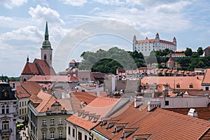 Staré město Bratislavy s radnicí a náměstím na Slovensku