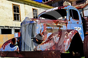 Old truck in front of `DurÃ¡n` Sanatorium
