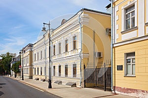 Old two story non-residential house with mezzanine in the 2nd Kadashevsky Lane,built in 1917,landmark,Moscow