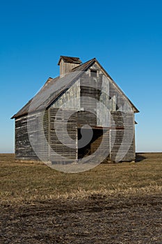 Old weathered barn in NW Illinois