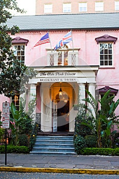 The Olde Pink House, Restaurant & Tavern