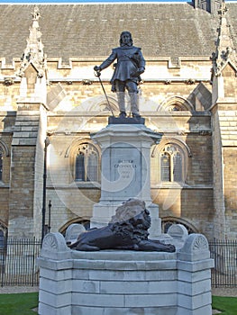 Oliver Cromwell statue