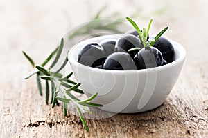 Olives black